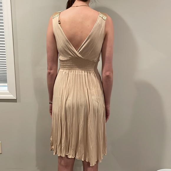 Tan and gold knee length dress - Picture 3 of 6